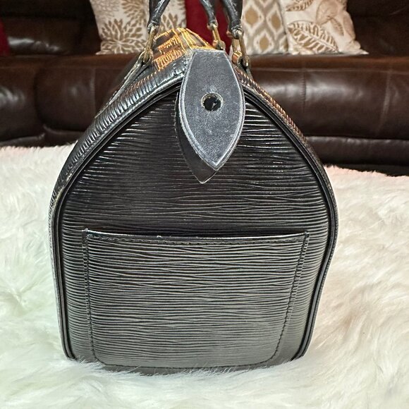 Authentic Louis Vuitton Black Epi Leather Speedy 25 Satchel Bag - Picture 5 of 16